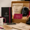 Regalos corporativos personalizados con taza, termo, libreta, gorra, bolsa y gift box para empresas