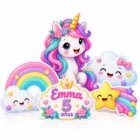 Combo unicornio para cumpleaños con figuras de unicornio, arcoíris, nube, estrella fugaz y letrero personalizado.